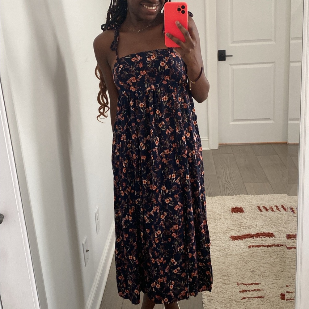 old navy floral maxi dress, XS
i am 5’3 for reference